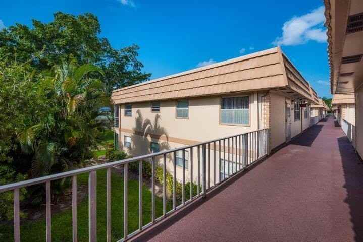 657 Brittany N - Photo 4 of 42