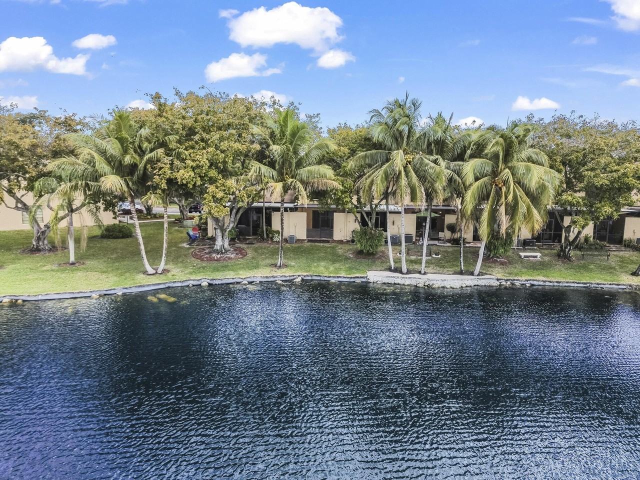 1464 Nw 97th Ter #285 - Photo 3 of 26