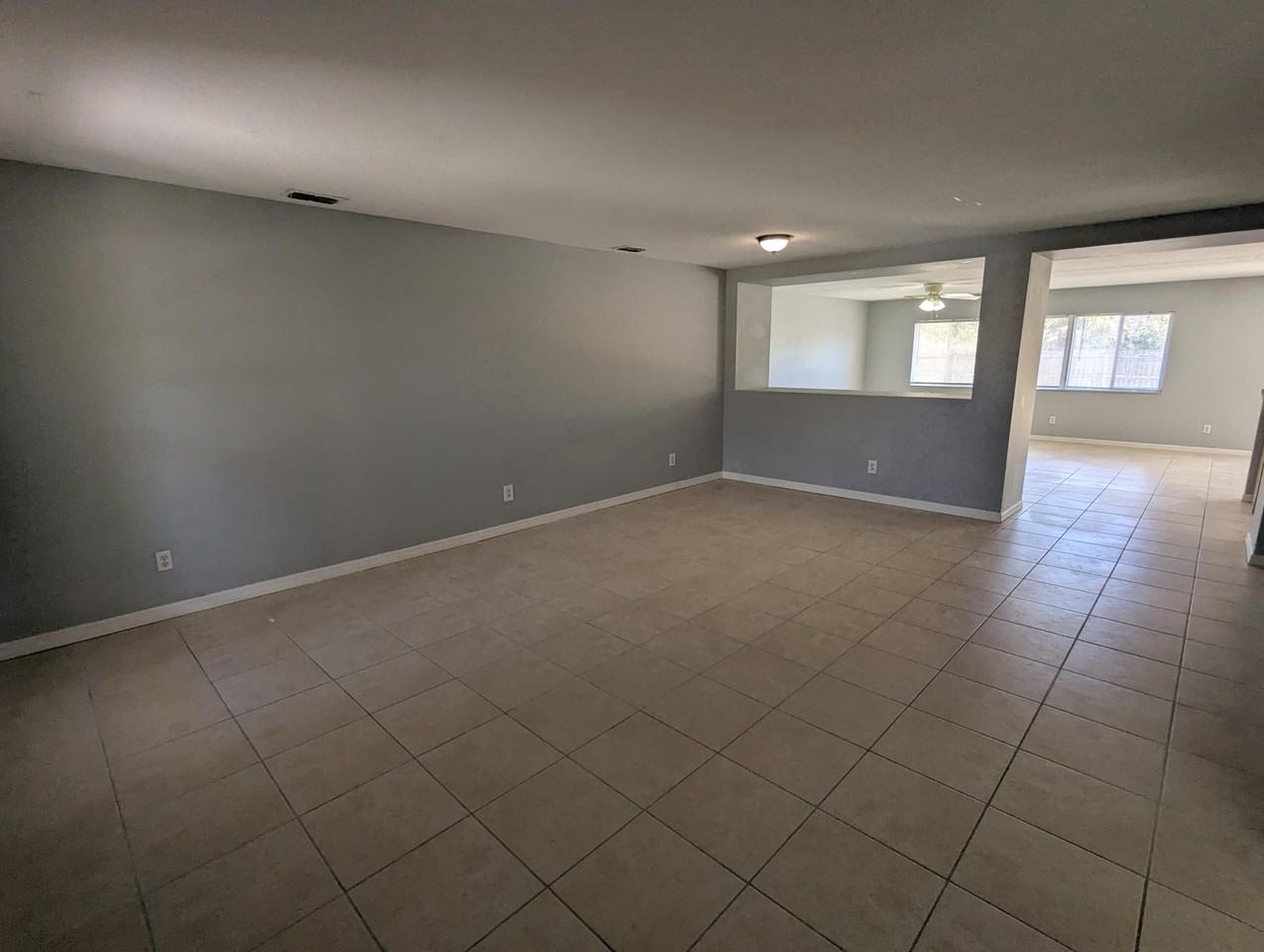 2031 Sw Hampshire Ln - Photo 4 of 17