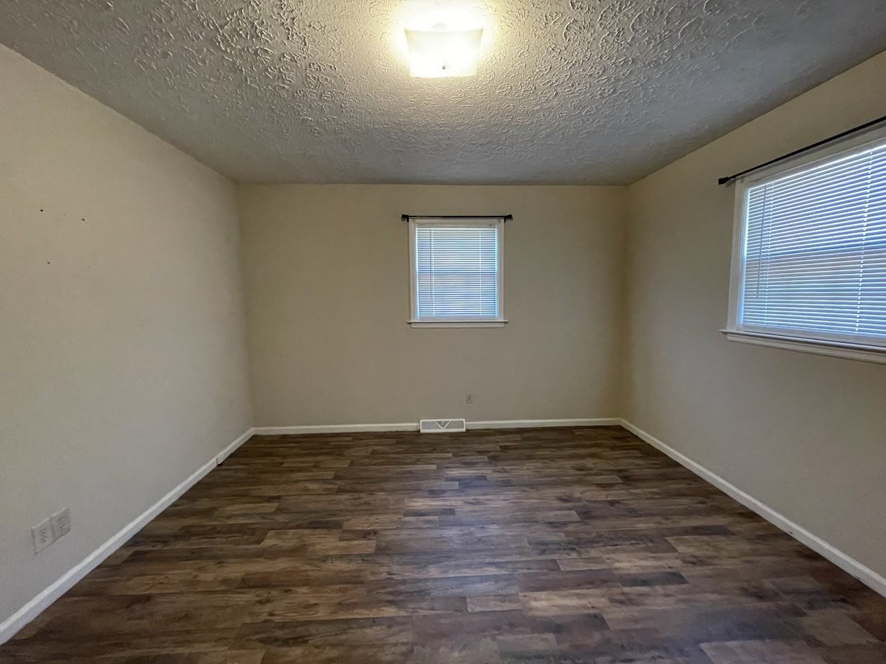 41 Salem Rd #B - Photo 4 of 6