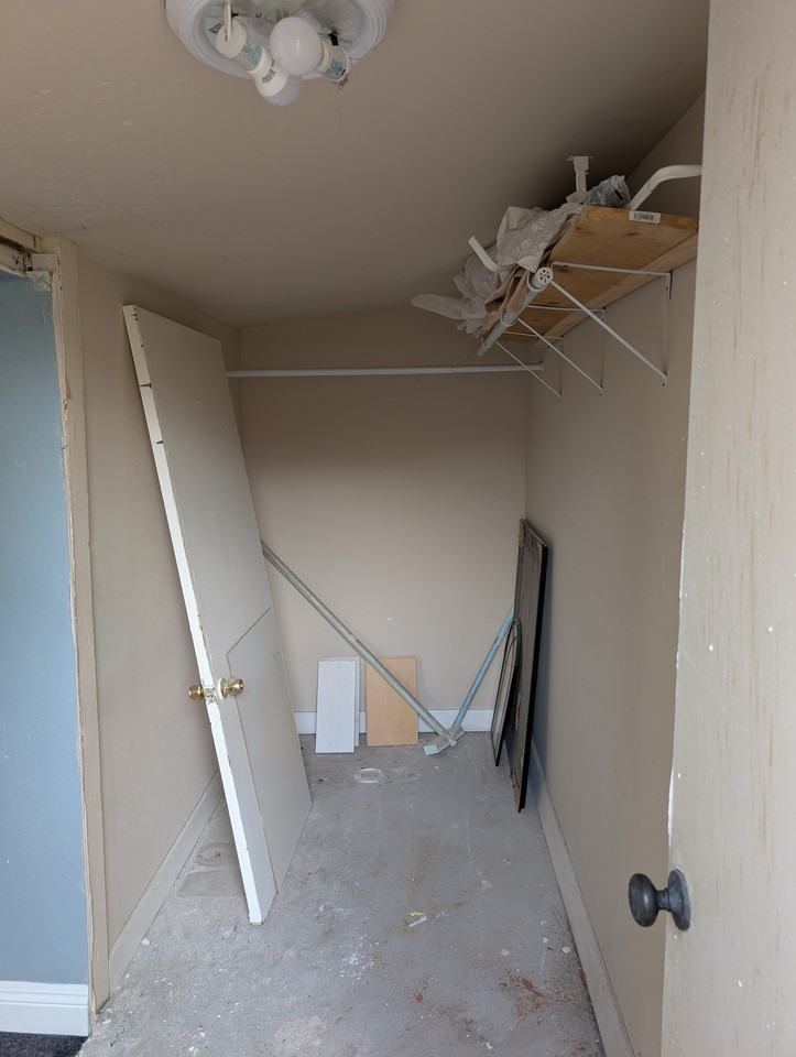 1018 Lucas St #1 - Photo 7 of 9