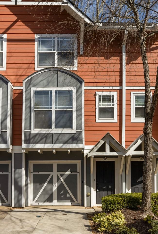 380 Grant Circle SE - 306Unit 306 #306 - Photo 2 of 30