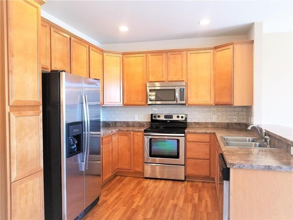 11898 Emery Village Dr N - Photo 6 of 20