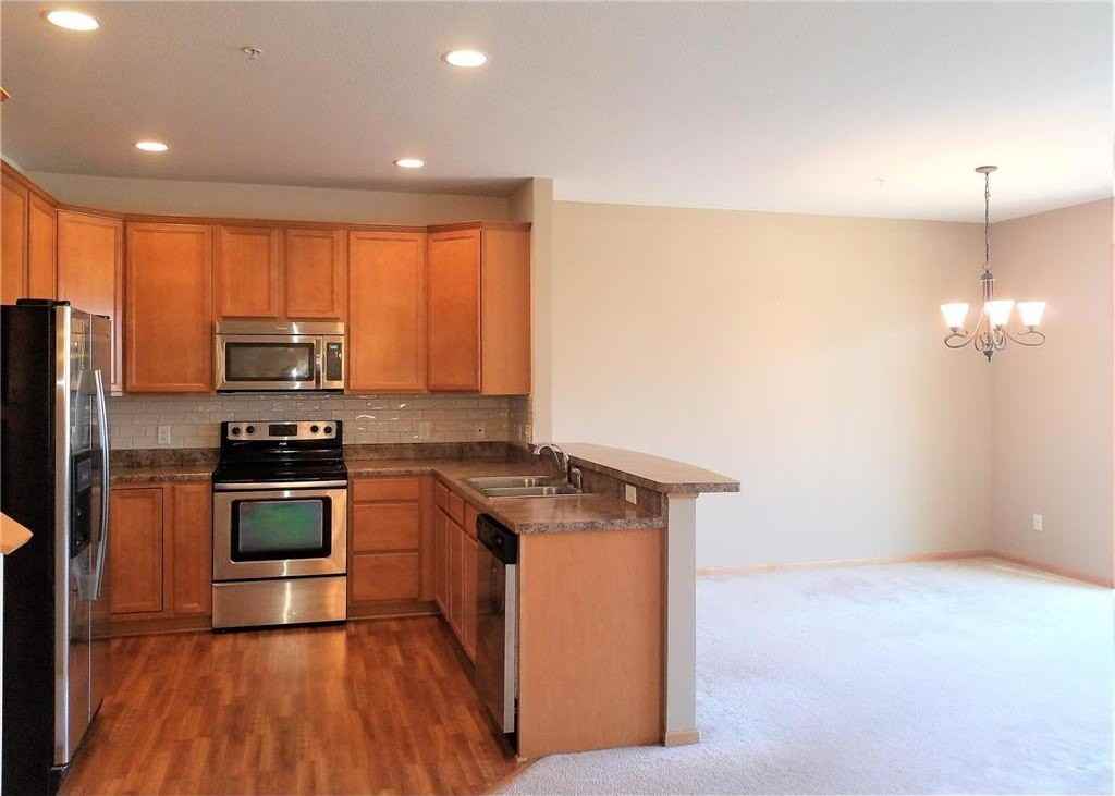 11898 Emery Village Dr N - Photo 7 of 20