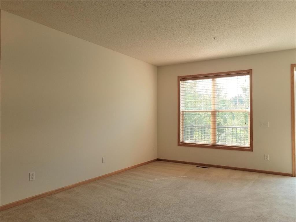 11810 Emery Village Dr N - Photo 6 of 28