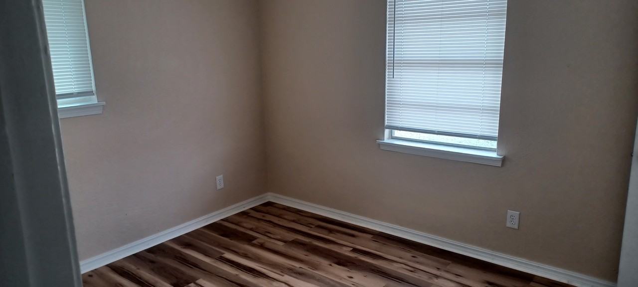 2004 Sandra Dr #1 - Photo 7 of 11