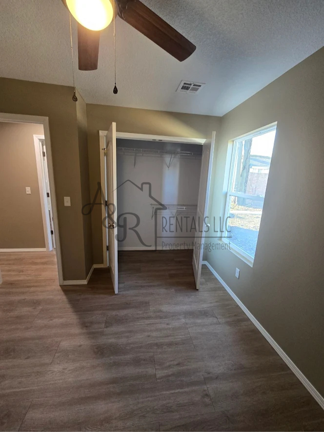 217 W Forest St #1 - Photo 4 of 14