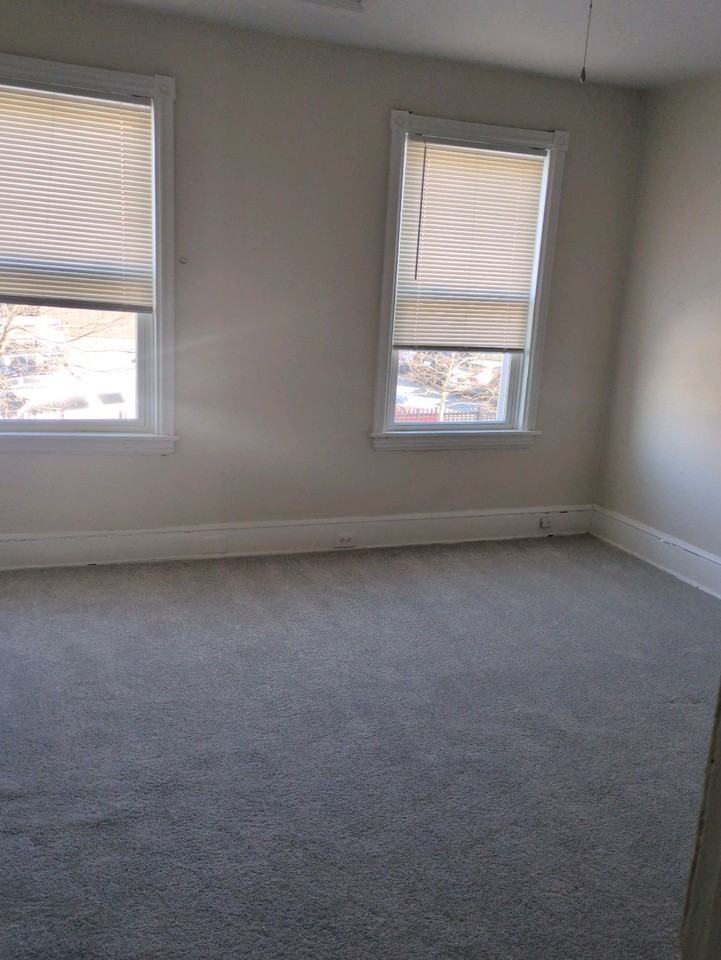 1808 W 3rd St #1 - Photo 2 of 10