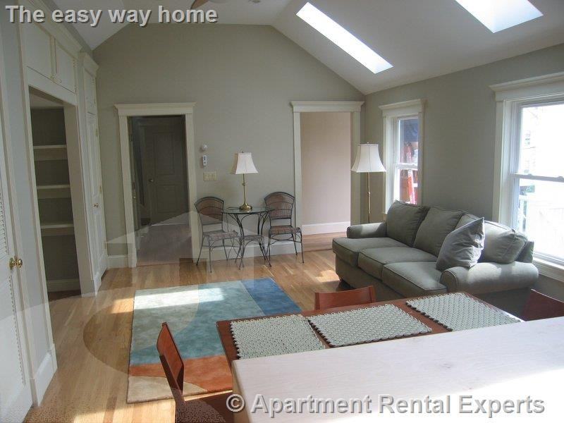 117 Columbia St #2 - Photo 4 of 13