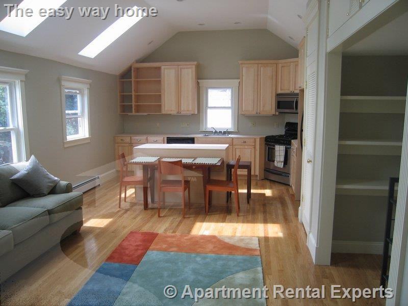 117 Columbia St #2 - Photo 2 of 13