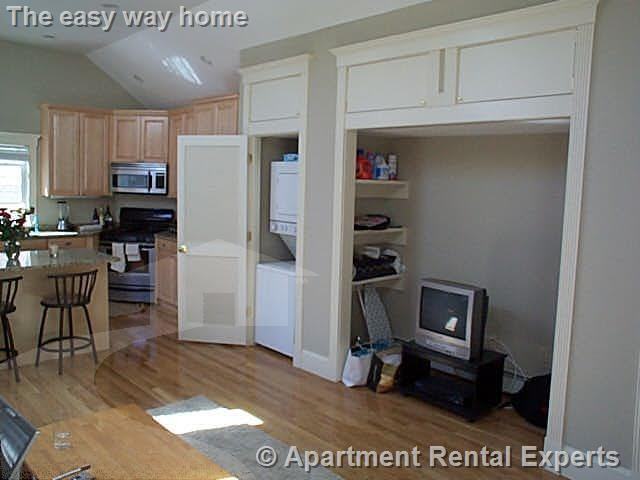 117 Columbia St #2 - Photo 3 of 13