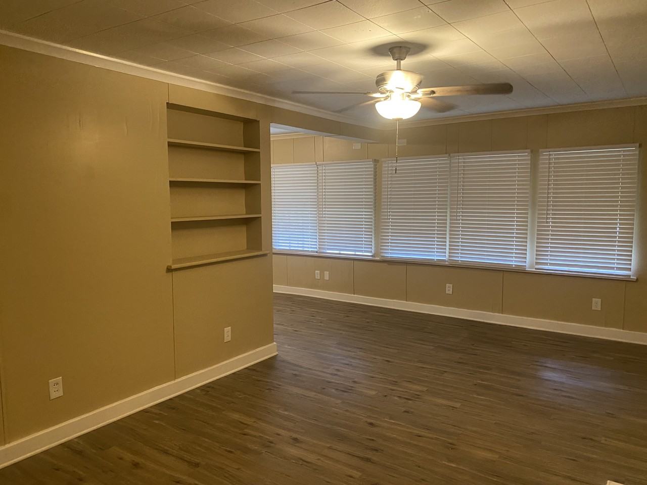 154 Dobbs Ave #1 - Photo 3 of 9