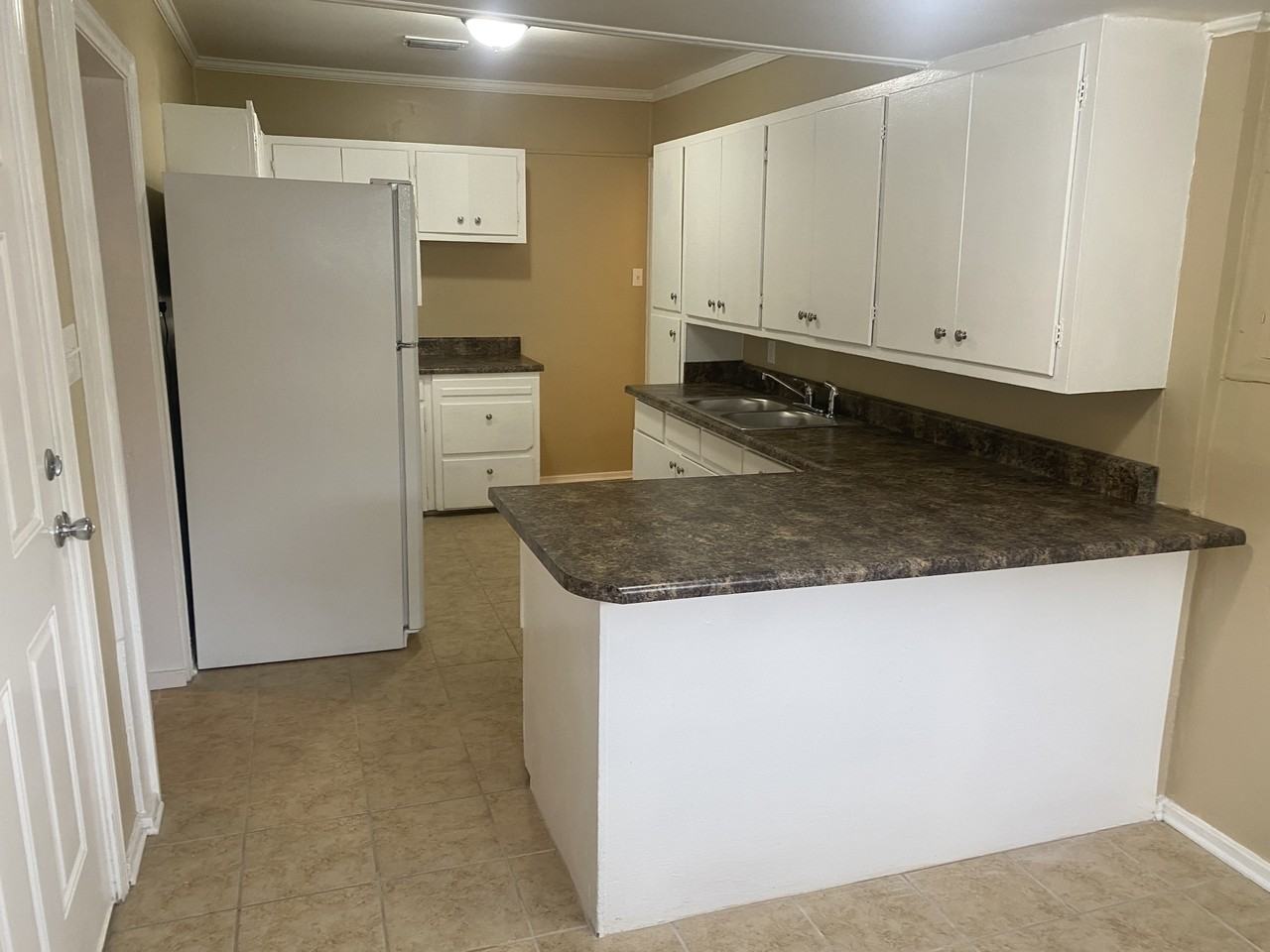 154 Dobbs Ave #1 - Photo 5 of 9