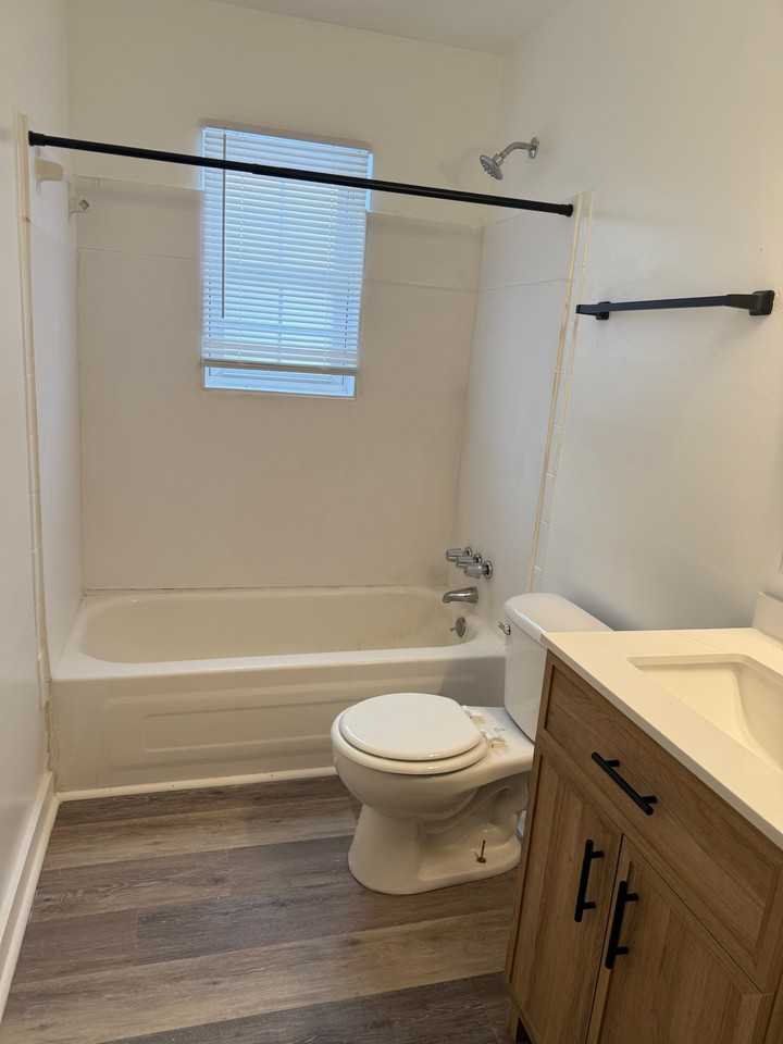 62 Birchwood Ln #62C - Photo 2 of 8