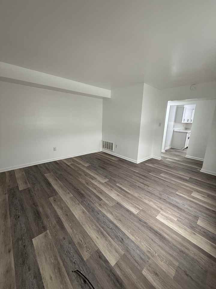 62 Birchwood Ln #62C - Photo 5 of 8