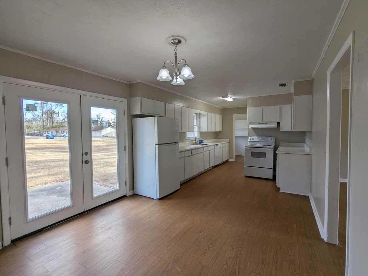 904 Adams St #1 - Photo 7 of 44