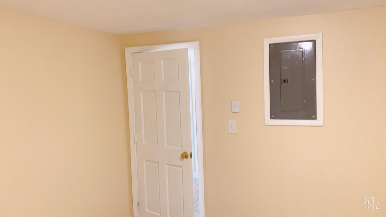 90 Brooks St #90D - Photo 6 of 11