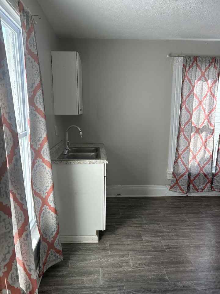 2200 Memorial AvenueApt B #B - Photo 5 of 8