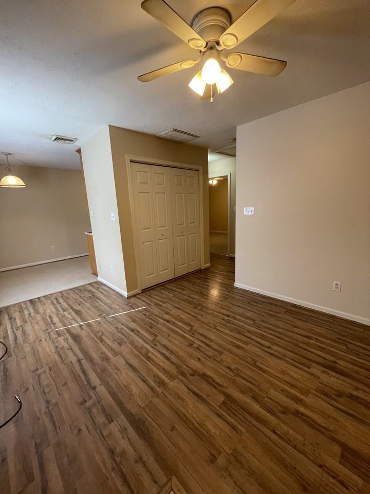 118 Waughs Ferry Rd #1 - Photo 3 of 10