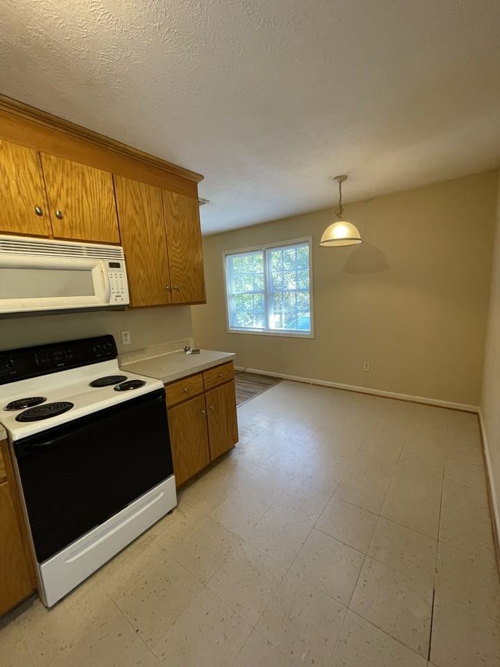 118 Waughs Ferry Rd #1 - Photo 5 of 10