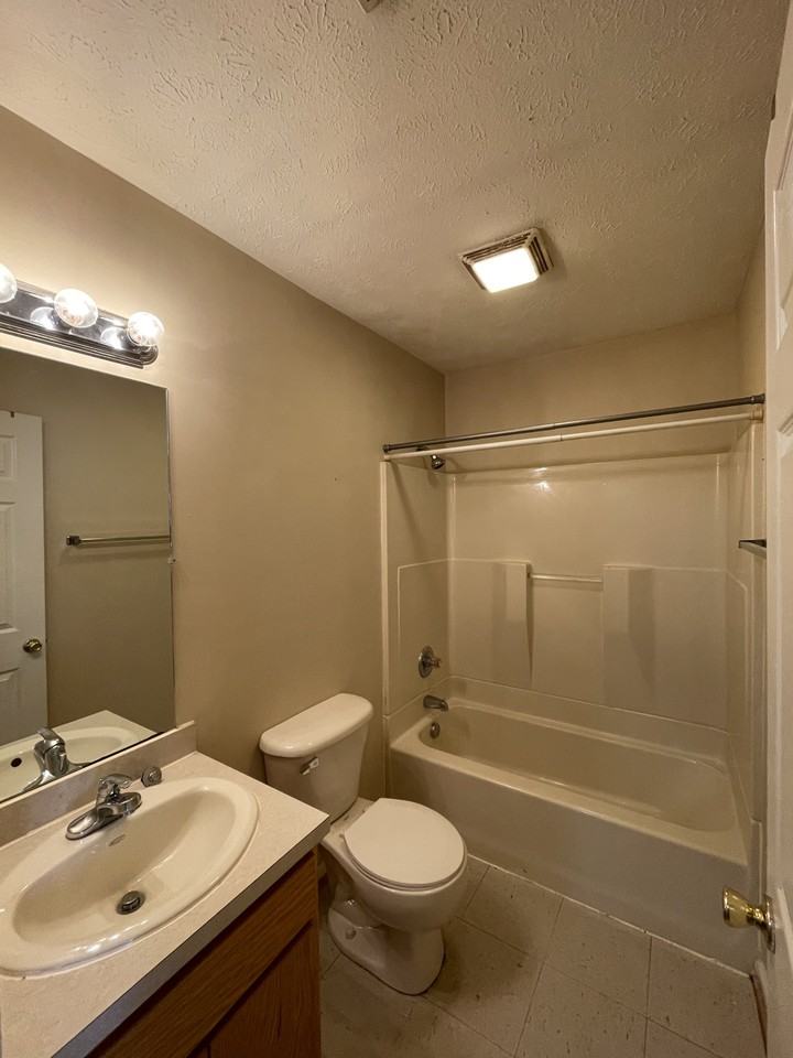 118 Waughs Ferry Rd #1 - Photo 6 of 10