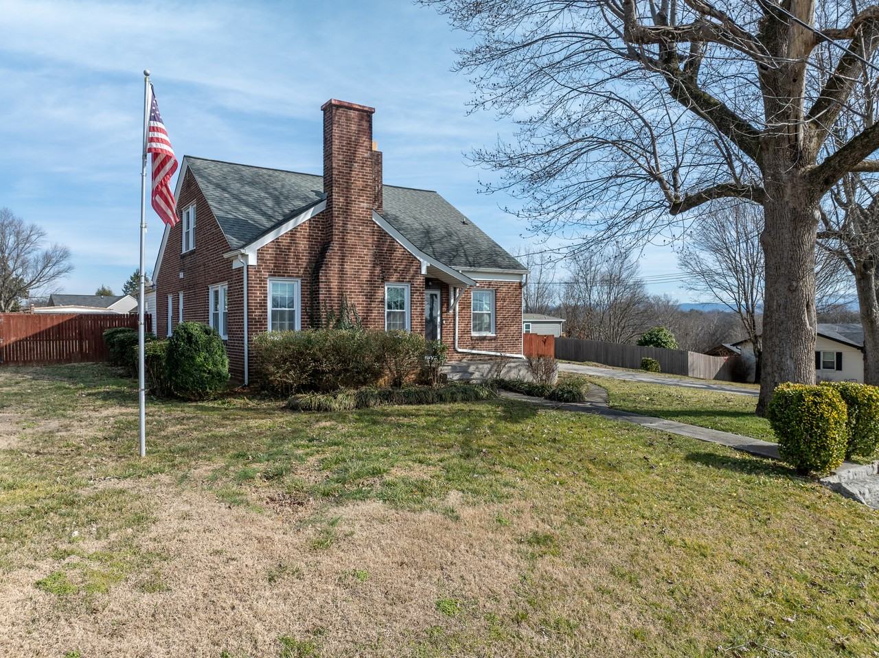 412 Keeble St #1 - Photo 4 of 46