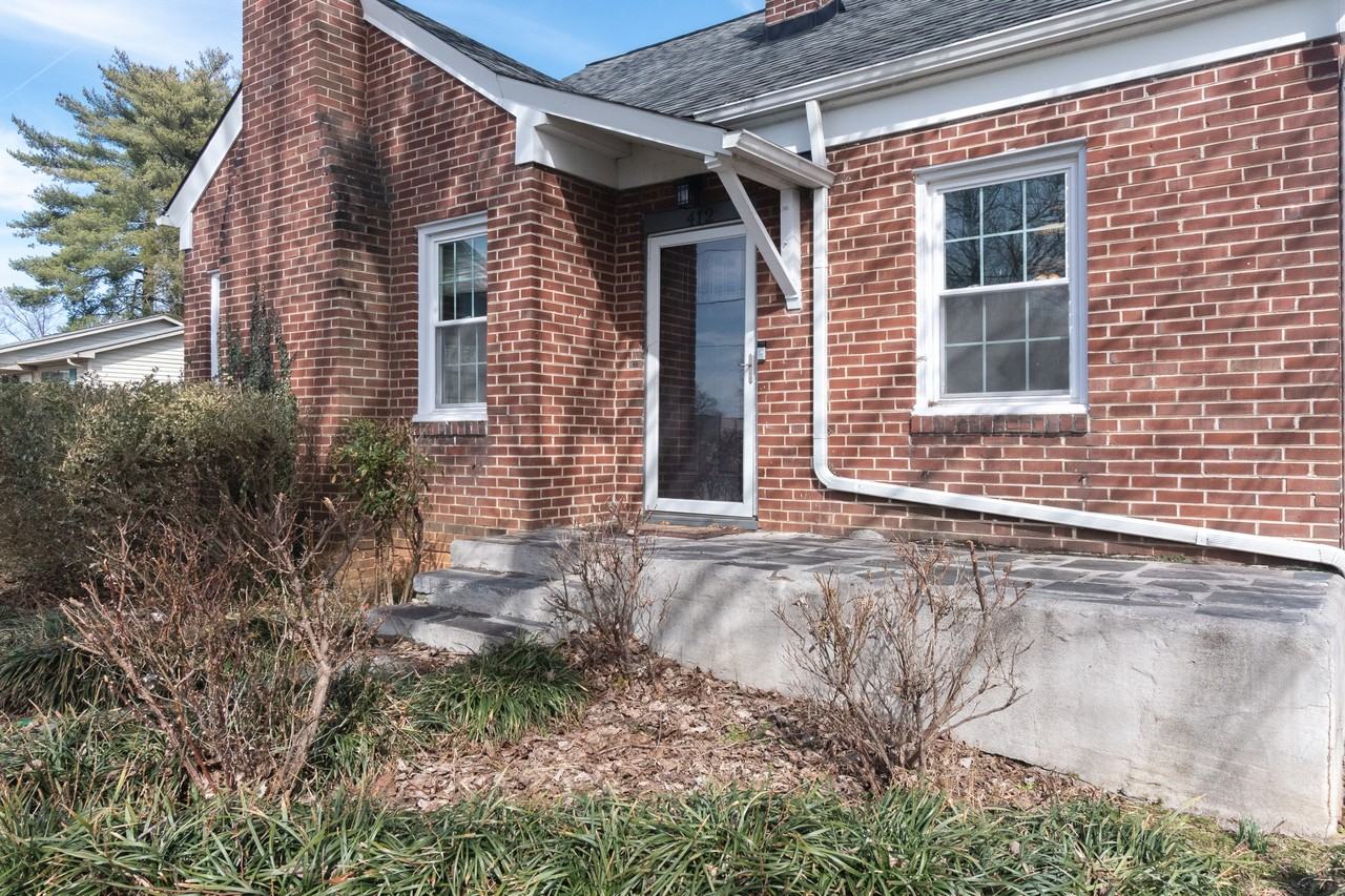 412 Keeble St #1 - Photo 5 of 46