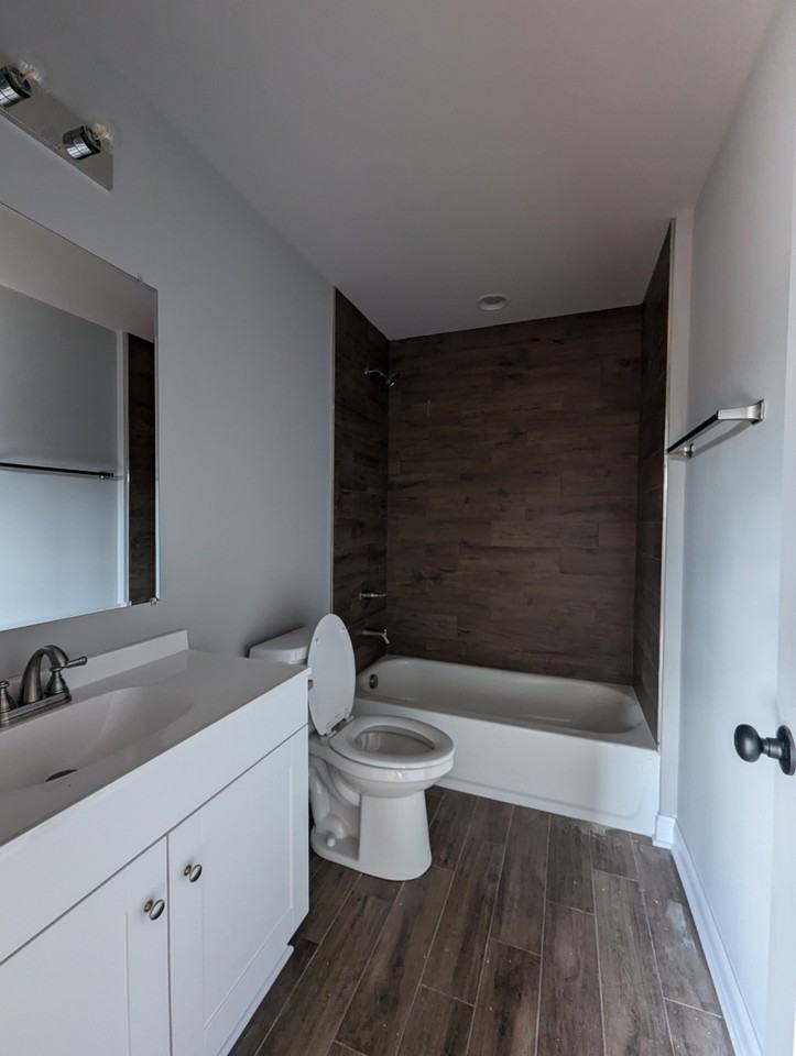 201 Polk St #A - Photo 2 of 8