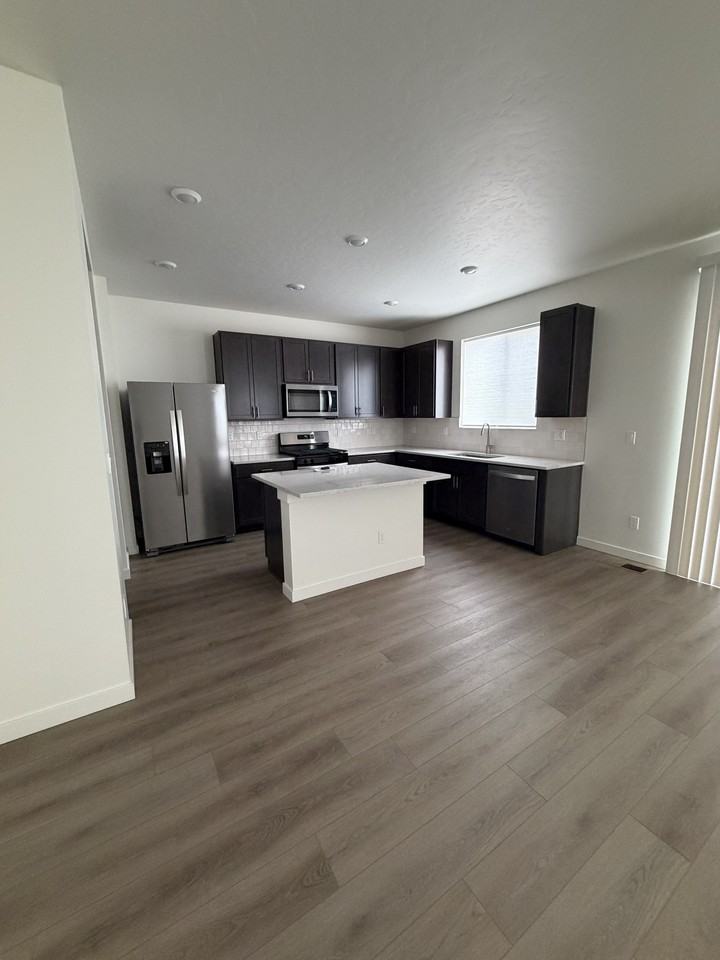 1578 S La Escalera Ave #1578 - Photo 2 of 14