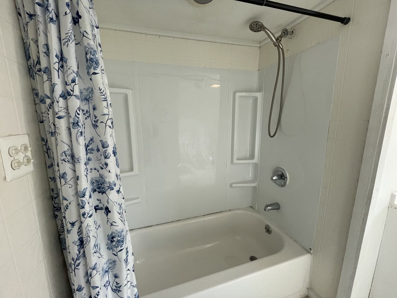 511 Florida Ave #1 - Photo 4 of 6