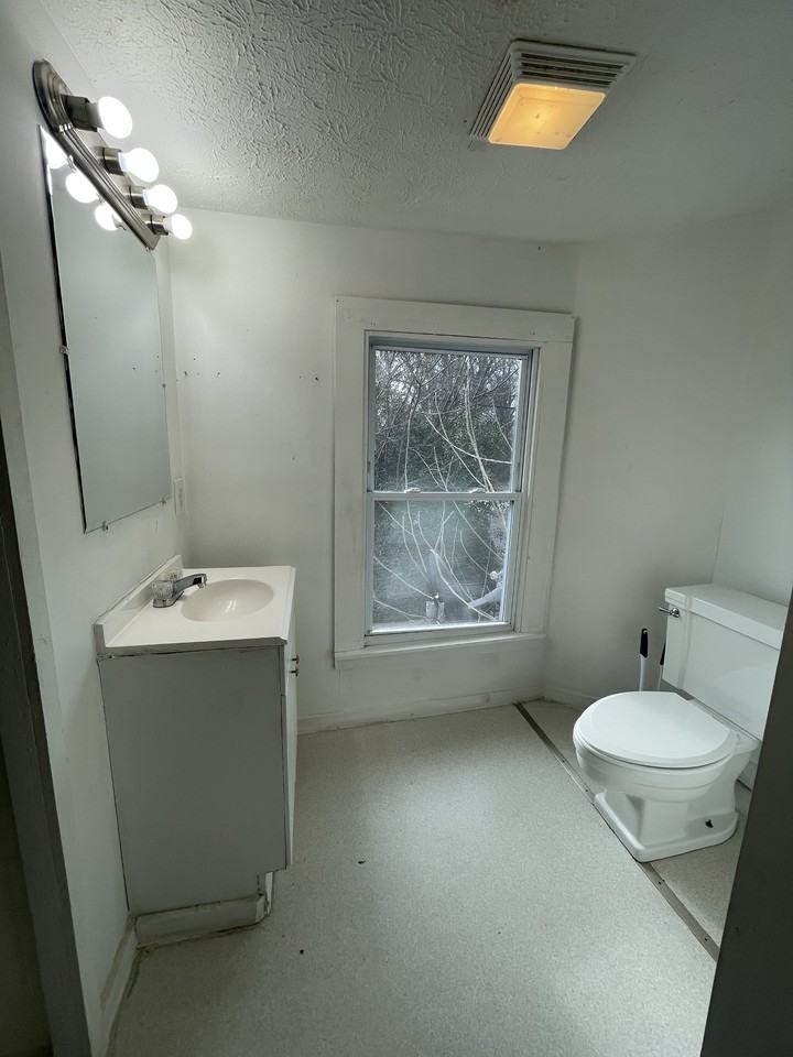 511 Florida Ave #1 - Photo 5 of 6