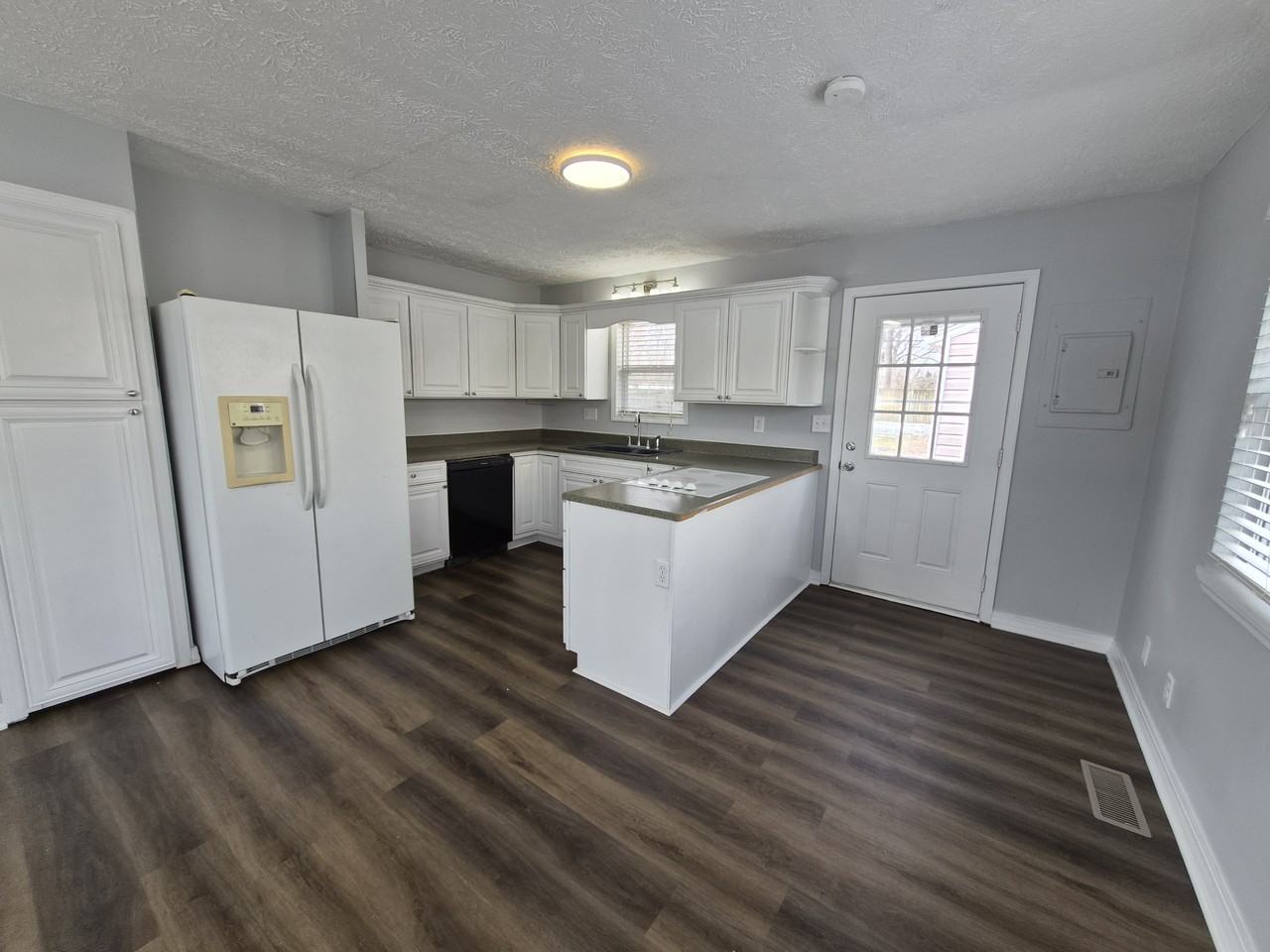 484 Carol Dr #1 - Photo 6 of 26