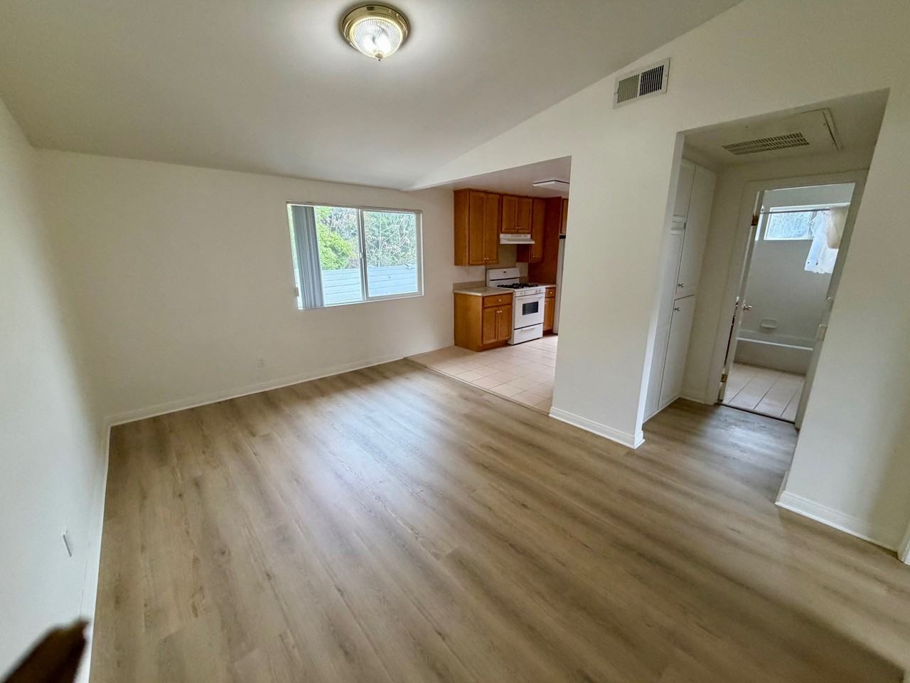 92 Monterey Rd #92F - Photo 2 of 7