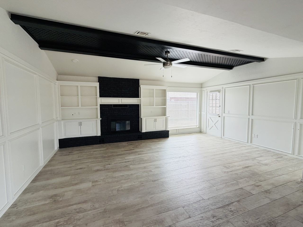 1204 Ne 6th St #1 - Photo 3 of 10