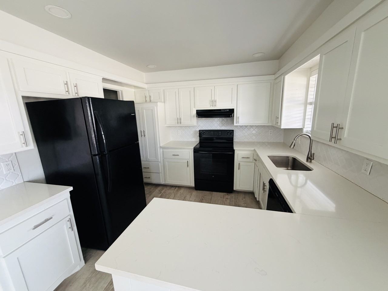 1204 Ne 6th St #1 - Photo 5 of 10