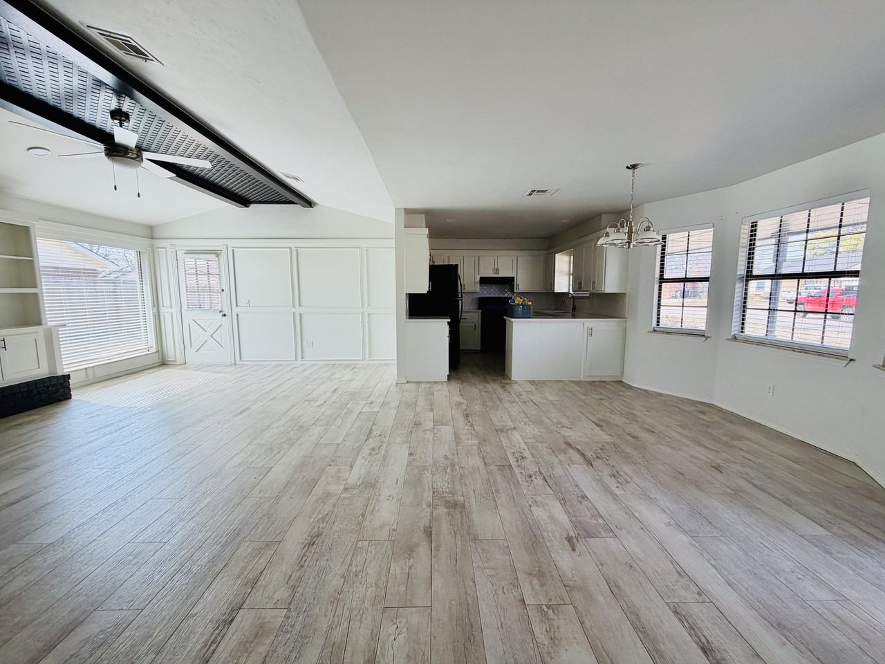 1204 Ne 6th St #1 - Photo 6 of 10