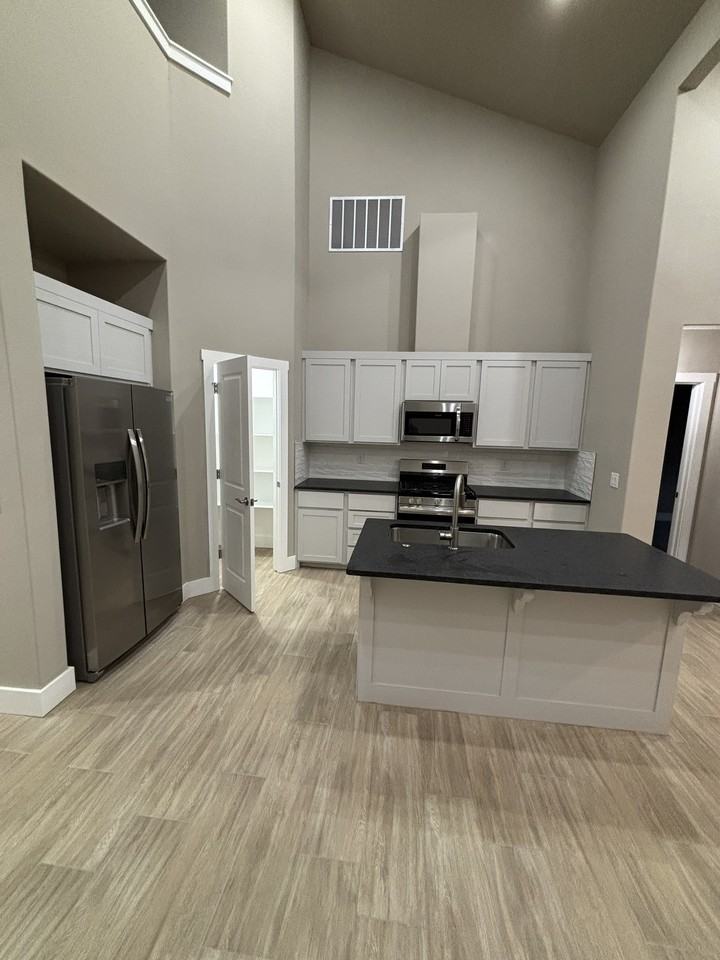 470 Azurite Rd #1 - Photo 3 of 21
