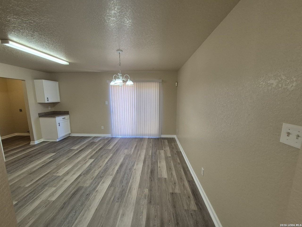 826 Absolon Farm - Photo 7 of 32