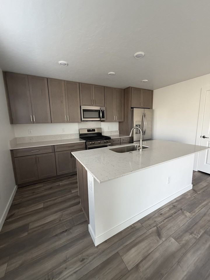 273 S Lightning Ave #273 - Photo 2 of 16