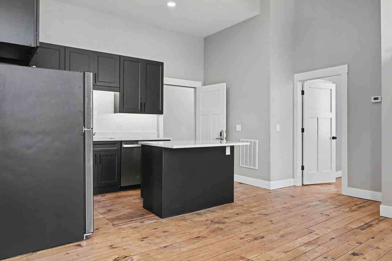 128 Locust St #C - Photo 3 of 17