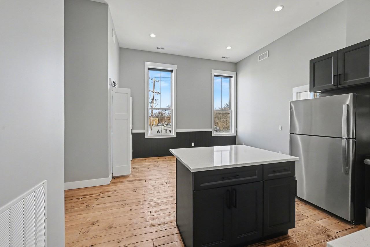 128 Locust St #C - Photo 4 of 17