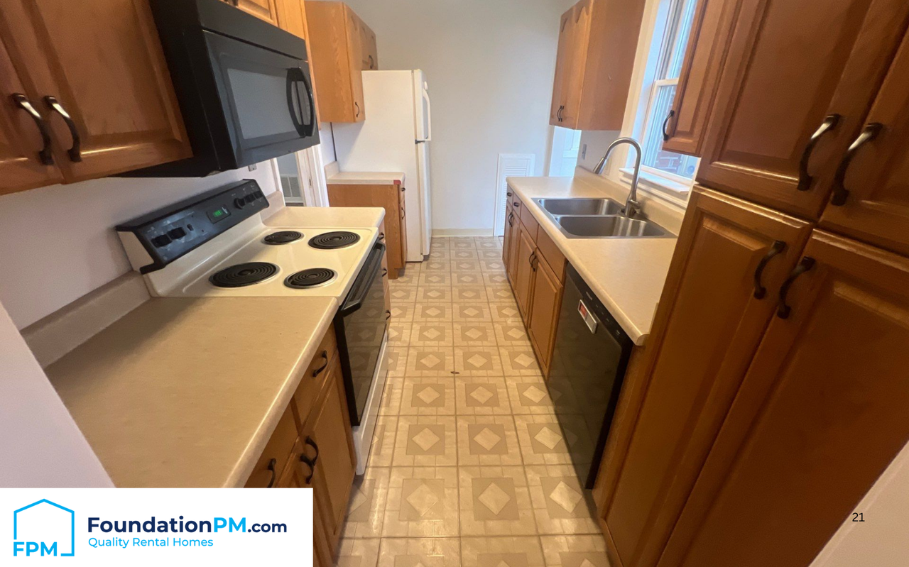 4634 Amboy Rd #1 - Photo 3 of 13