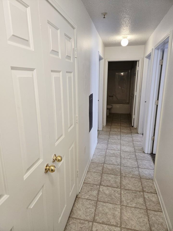 187 Pinnacle RoadApt 104 #187-104 - Photo 4 of 17