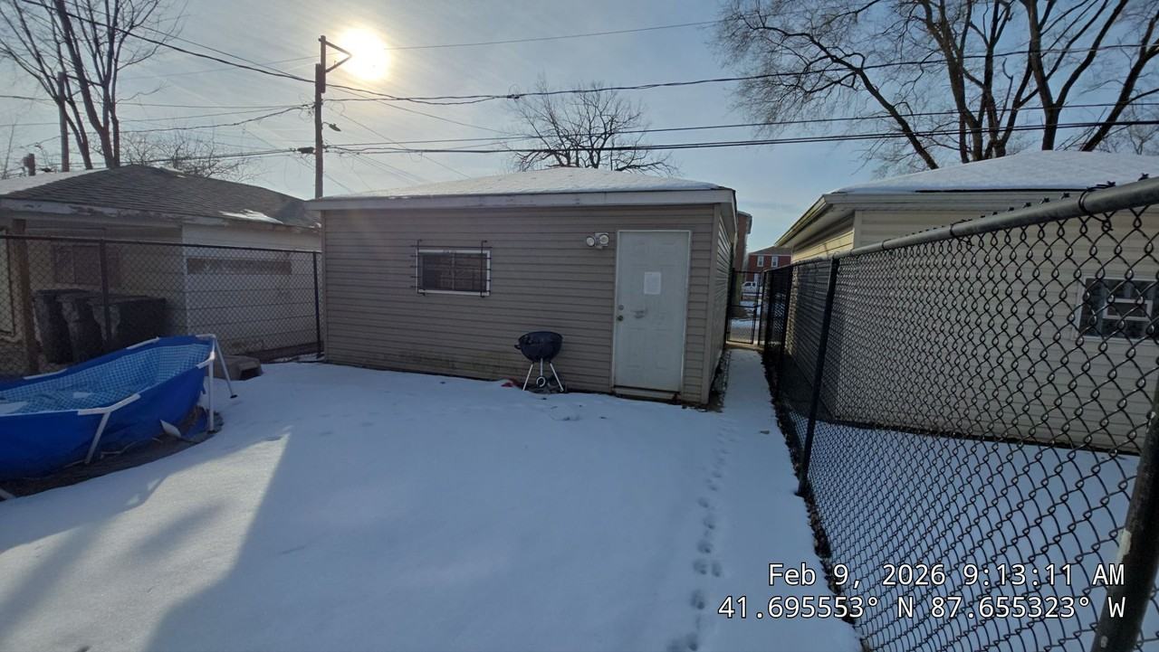 1313 W 109th St #1 - Photo 5 of 13