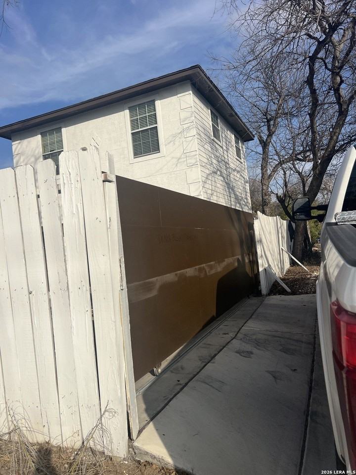 1750 W Craig Pl - Photo 2 of 10