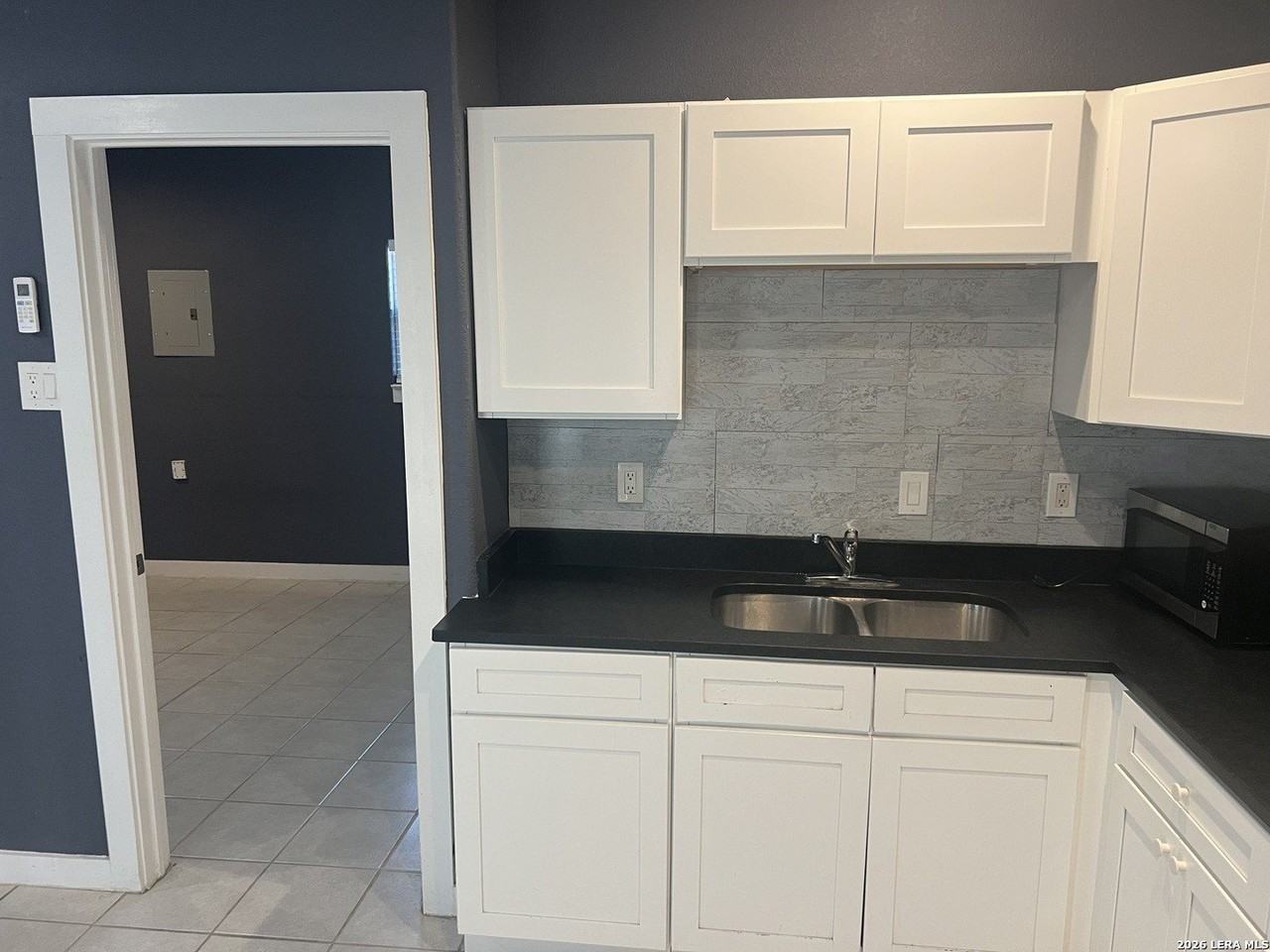 1750 W Craig Pl - Photo 4 of 10