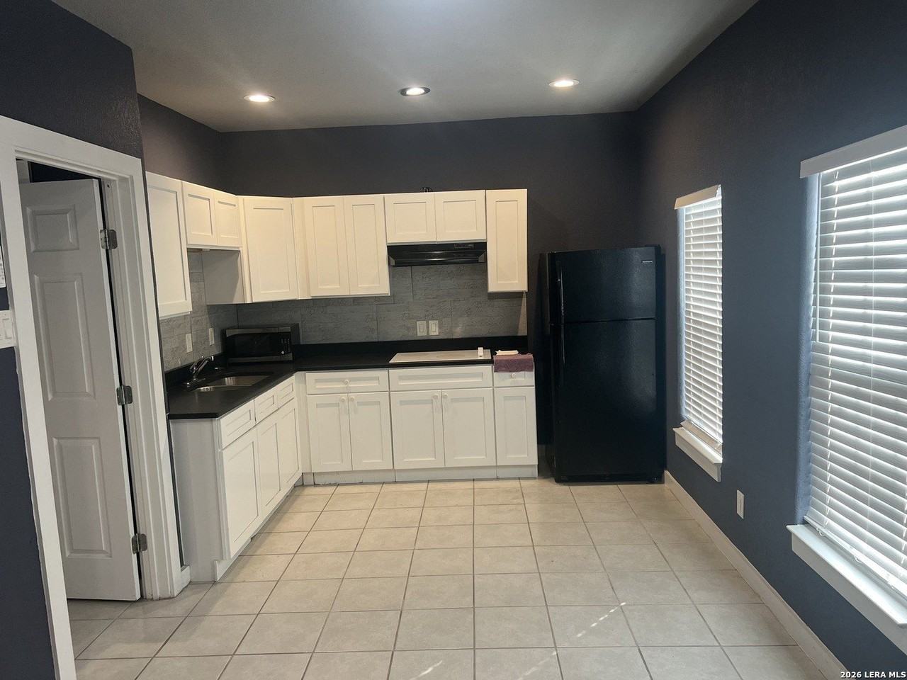 1750 W Craig Pl - Photo 5 of 10