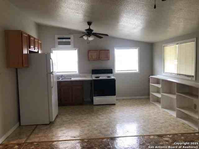 50140 A-E INTERSTATE 10 unit: D #D - Photo 2 of 7