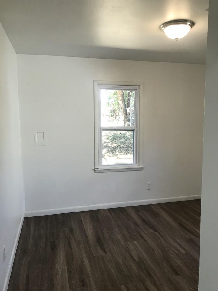 3209 Ne 14th St #1 - Photo 3 of 11