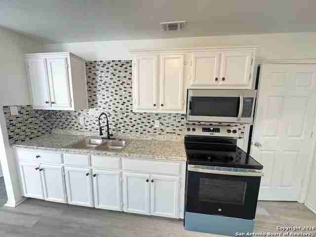 5823 Bowsprit St - Photo 2 of 7